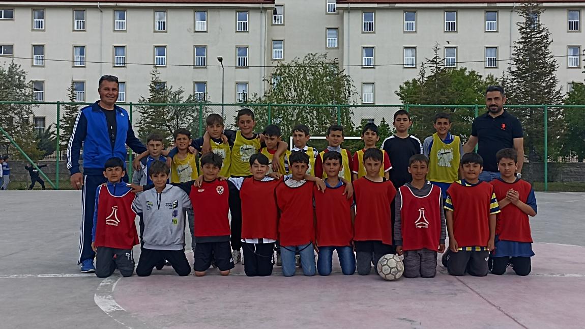 Sınıflar Arası Futsal Turnuvası Devam Ediyor 